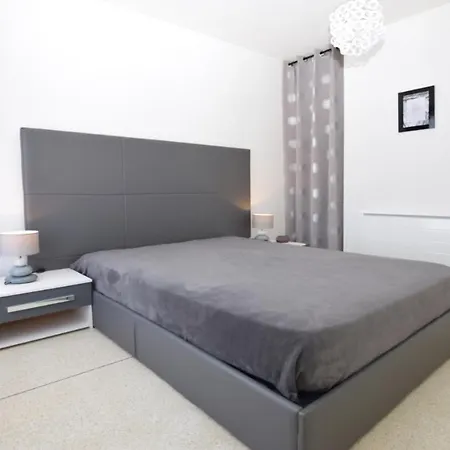 Sette B Locations T2-3 Apartment